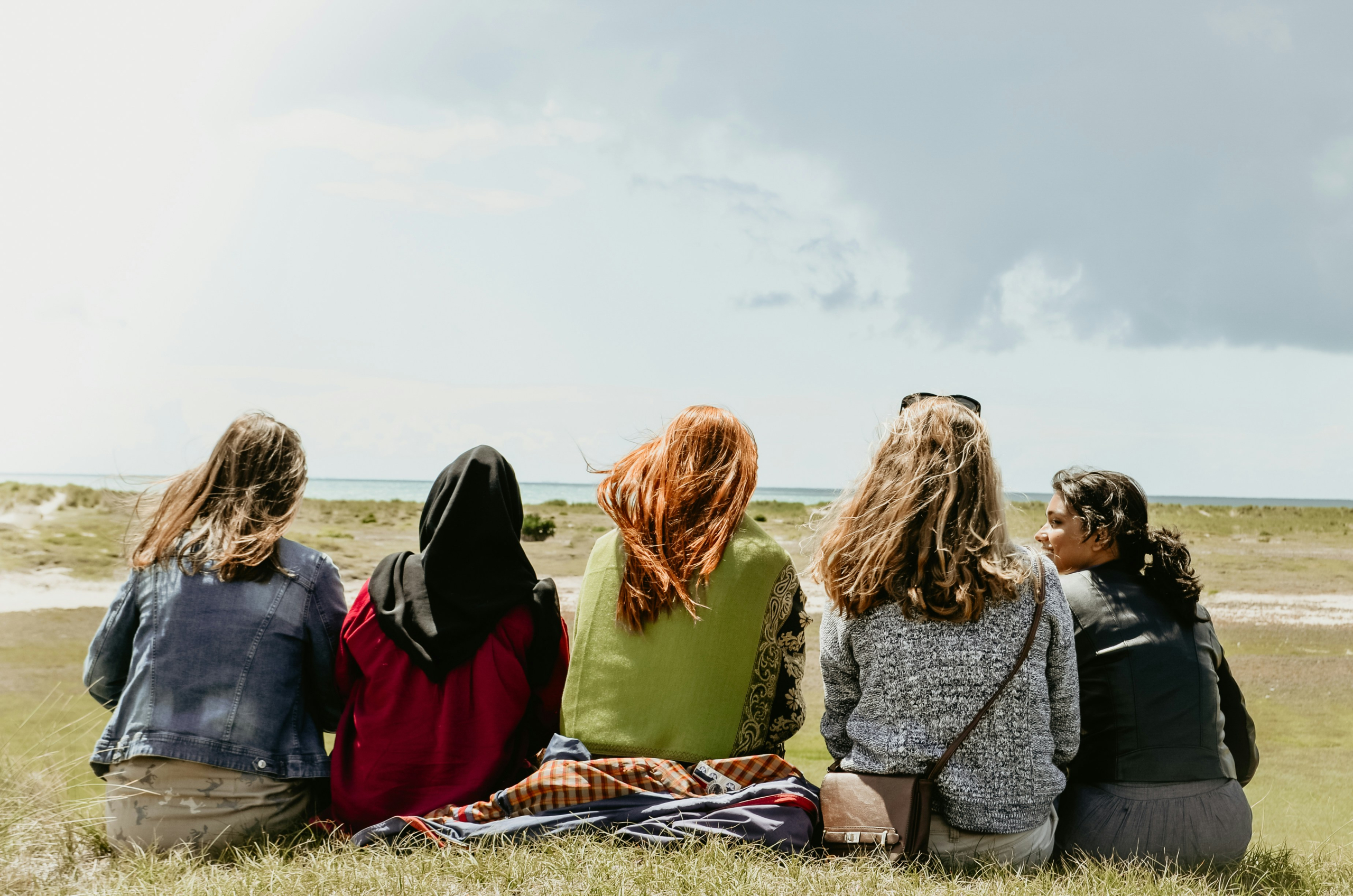 Women worlds connecting